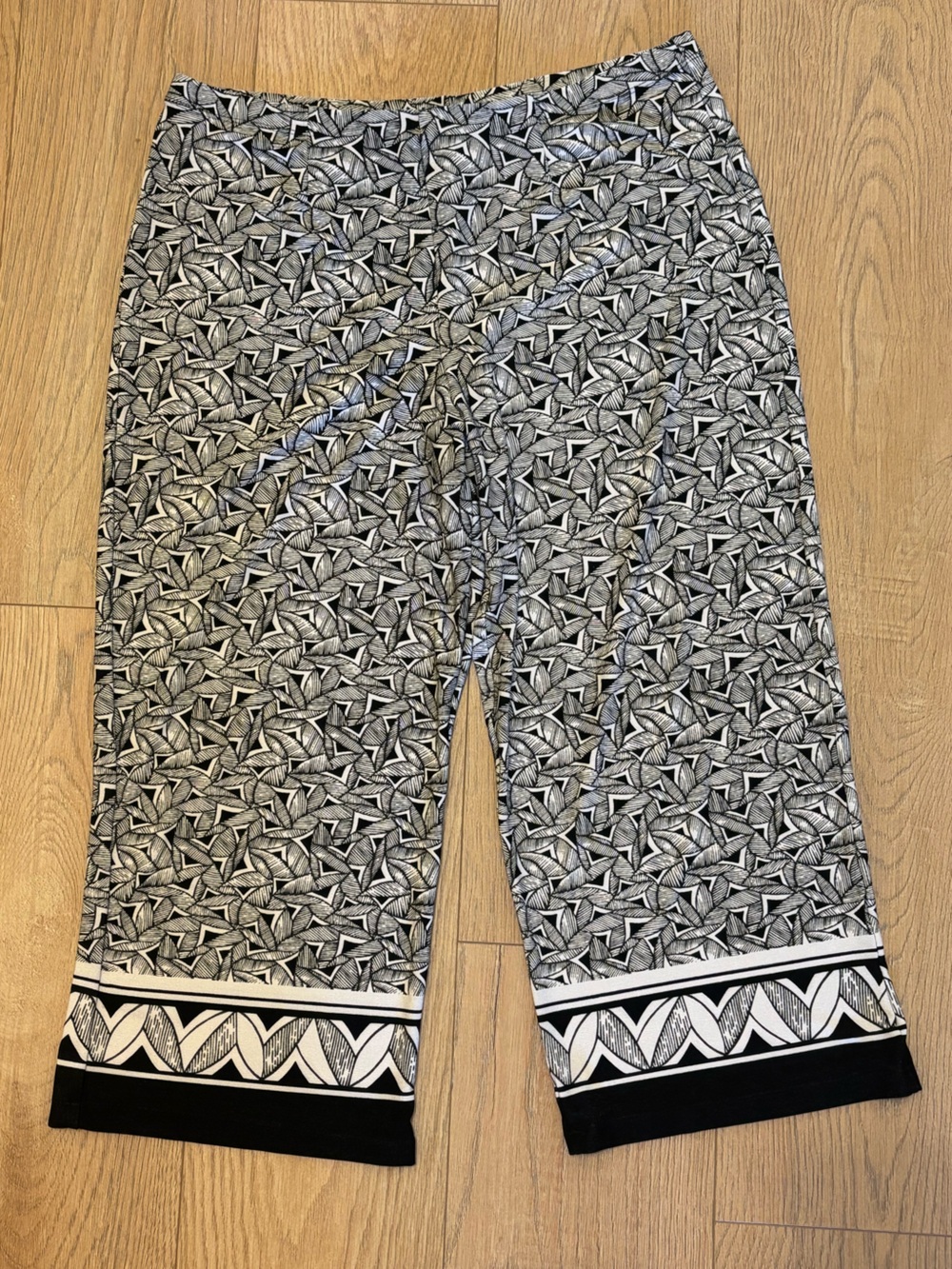 Coldwater Creek Black & White Geometric Cropped Pants